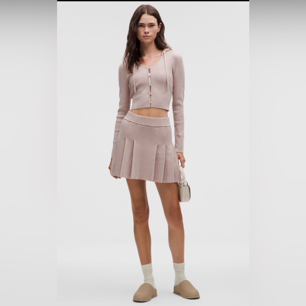 NWT Lululemon Ribbed Merino Wool Mid-Rise Pleated Skirt‎